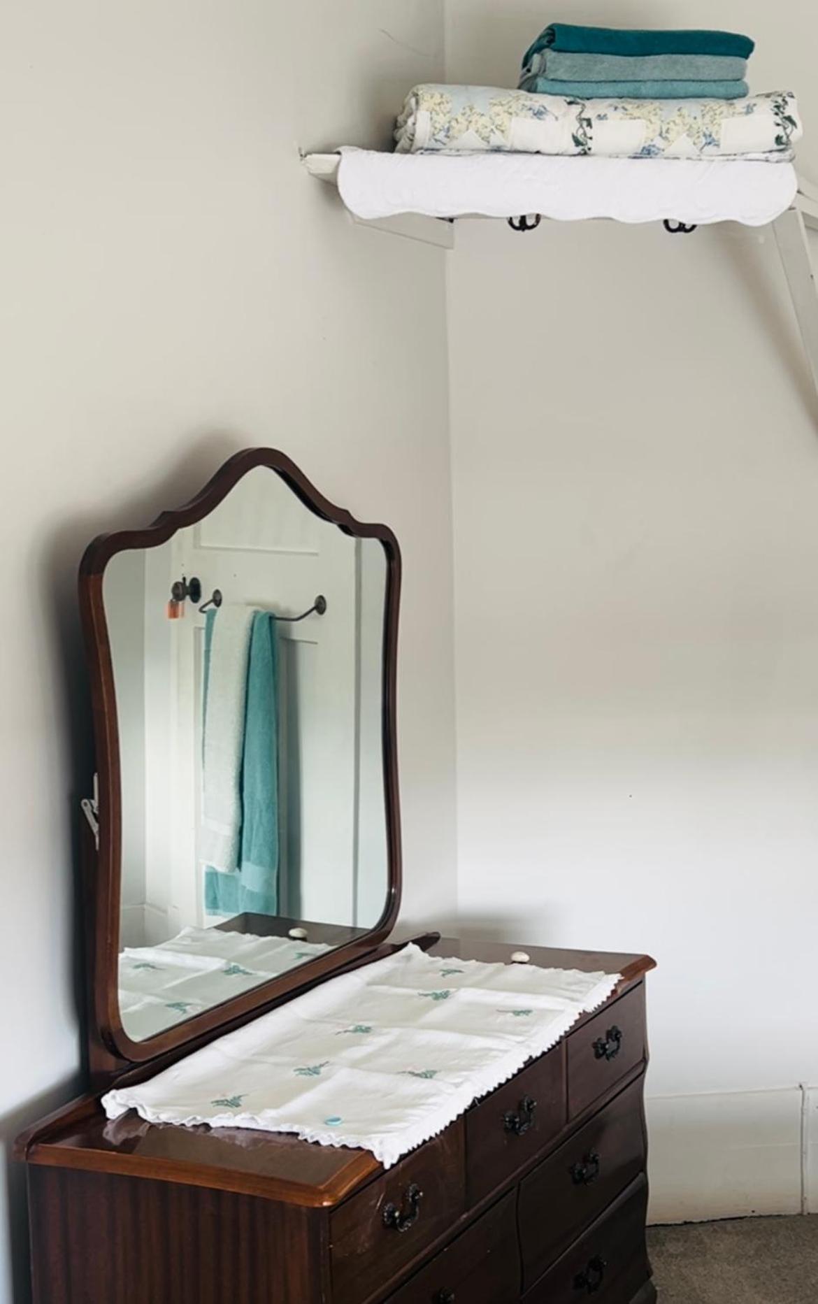 Wayne'S World Westport Hostel Bagian luar foto